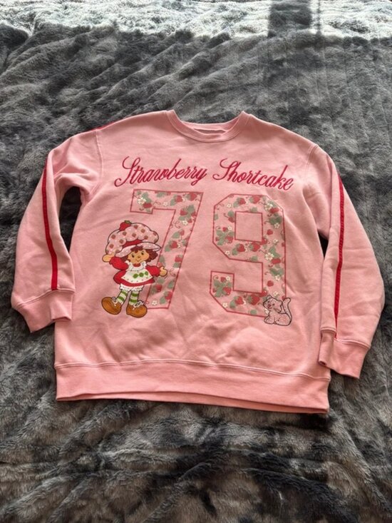 Strawberry Shortcake Tops - Strawberry Shortcake sweatshirt